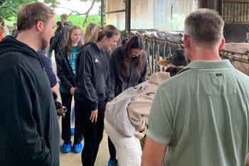 Betriebsbesichtigung zeigt zukunftsweisende Landwirtschaft