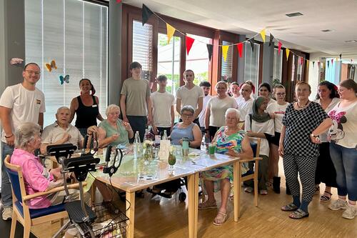 GWU1 des Wirtschaftsgymnasiums BK Wesel unterstützte Sommerfest von Seniorenzentrum